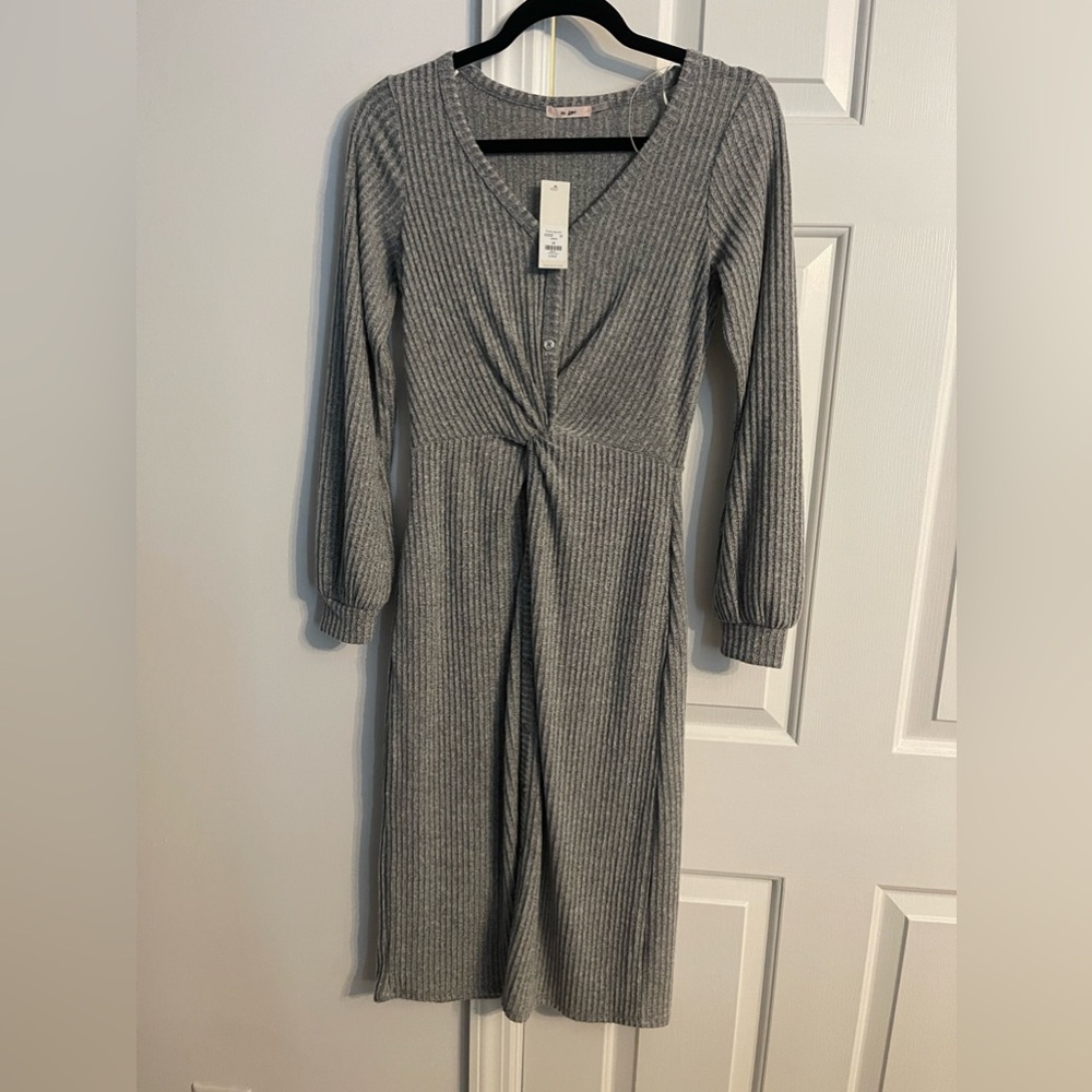 Francesca’s mi ami heather gray midi sweater dress / size XS / NWT